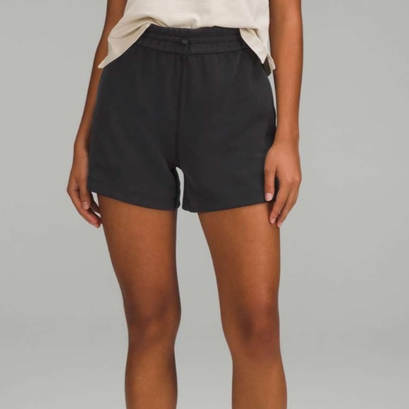 Lululemon Softstreme HR Short 4’ - Picture 2 of 4